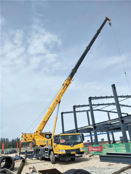 沙河市超高层建筑钢结构吊装案例